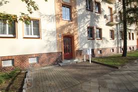 Ruhige lage in finsterwalde/ nehesdorf im dreifamilienhaus. 3 Zimmer Wohnung Zu Vermieten Glasmacher Str 40 03238 Finsterwalde Mapio Net