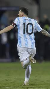 Ecuador also lost defender piero hincapié to a red card near the end of the match after a foul on di maria that gave argentina the free kick scored by messi. 2inblrmgozy6im