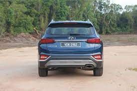 Diperkenalkan pertama kali pada tahun 2000, hingga kini, hyundai santa fe telah berada di pasaran selama lebih dari 20 tahun dan telah menjadi salah satu model mobil ikonik pabrikan mobil asal korea hyundai. Pandu Uji Hyundai Santa Fe 2 4 Mpi Suv Korea Dengan Resepi Amerika Motoqar
