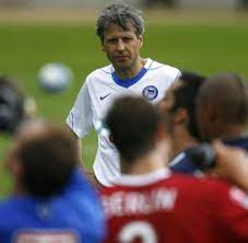 Favre selbst war rund zwei monate später ohnehin nicht mehr da. Fussball Favre Ubernimmt Das Kommando Bei Hertha Welt