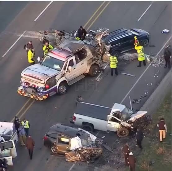 BREAKING NEWS U.S president Donald Trump has just been involved in a fatal road accident few minutes after leaving the White House…👇 | NeSustojusi kultūra | Facebook