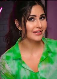 How Stunning Does #KatrinaKaif Look Here? KatrinaKween