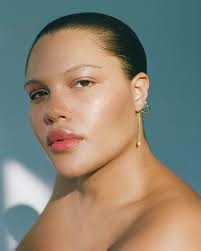 Jennifer lopez didn't invent the sheer red carpet dress, but she might as well be its official jennifer lopez and alex rodriguez put split rumors to bed with a kiss. 17 Best Face Moisturizers 2020