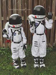 Astronautenkostüm instagram posts photos and videos. Make Astronaut Costume Yourself Costume Idea For Carnival Halloween Carnival Astronaut Halloween Kostume Kinder Astronaut Kostum Kostume Selber Machen
