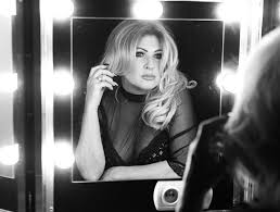 Music video by beata kozidrak performing siedzę i myślę. Beata Kozidrak Pograzona W Zalobie Kocham Cie Mamo I Bardzo Tesknie Za Toba Obcas Pl