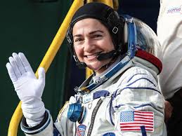 Jessica was born in caribou, maine to swedish mother and israeli father of jessica meir affair/married/husband. Photo Astronaut Jessica Meir Celebrates Hanukkah From Space