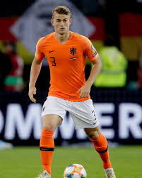 The holland superstar insists he does believe in the coronavirus vaccine after appearing to suggest he would not be taking it. Matthijs De Ligt Mdeligt 04 Twitter