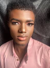 Before makeup and after makeup done and dusted ✓✓ Abuja makeup artist  Correction is needed no insult 🙏✓💋💋