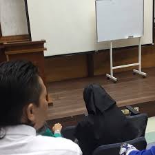 Lambat laun kantor dagang itu beralih dari pusat komersial menjadi basis politik dan territorial. Pusat Pengajian Ilmu Pendidikan 4 Tips From 523 Visitors