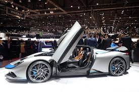 Jul 01, 2021 · l'hypercar elettrica pininfarina battista dispone di un powertrain composto da ben 4 motori elettrici, uno per ogni ruota. Move Over Ferrari 1 877 Hp Pininfarina Battista Promises To Be Most Powerful Italian Car Yet