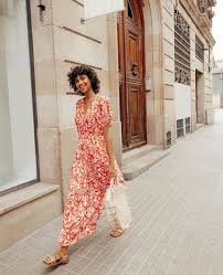 Les essentiels de la rédac. Cette Robe Longue Imprimee Rouge Est Un Must Have De L Ete Taaora Blog Mode Tendances Looks