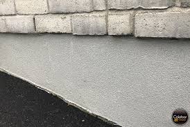 Achetez votre peinture de sol chez le spécialiste des peintures béton , bitume, époxy, murales, alimentaires, bois, marquage au sol. Peindre Le Solage De Votre Maison Avec Un Revetement Texture Blog De Colobar Peinture Decoration