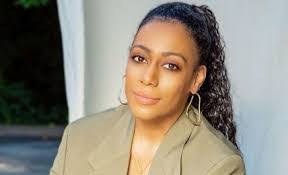 Ashleigh Pearson's Instagram, Twitter & Facebook