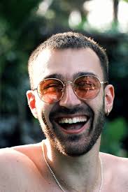 Booking maternity photoshoot at 30 weeks pregnant