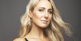 Erin Holliday's Instagram, Twitter & Facebook