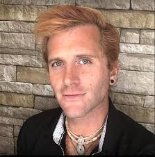 Unique hair design is the ultimate hair salon if you're after a new look, getting dressed up for a special occasion, or just because you deserve to be pampered. Lakewood Ranch Hair Salon Stylist Leo Scherry
