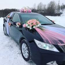 Winter Wedding Car Decoration Ideas With Flowers Wedding Car Deco Wedding Car Bridal Car