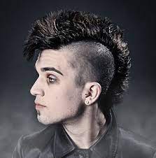 So i was wondering if you new anything that i could do with my hair like that or any different hairstyle's that are more of a emo or punk hairstyle look but not to much. Epingle Par Ellen W Sur Emo Scene Punk Indie Dark Goth Mohawk Deathrock Deathhawks Steampunk Metal Straight Edge Coiffure Modeles De Cheveux Punk