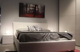 Perché il letto 1 piazza e mezza non è solo un complemento di arredo, ma insieme alla rete e al materasso costituisce un vero e proprio sistema di riposo. Il Letto A Una Piazza E Mezza Con Contenitore Tra Spazio E Comfort