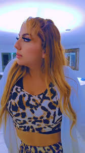 Amanda Ballesteros's Instagram, Twitter & Facebook