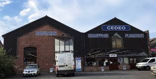 Cette grande fête foraine se prolonge pendant une dizaine de jours sur la place de l'hôtel de ville. Agence Cambrai Cedeo 59400