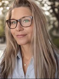 Patricia Schweigert's Instagram, Twitter & Facebook