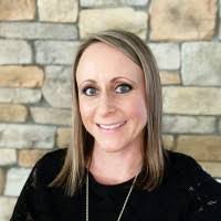 Deanna Mullen's Instagram, Twitter & Facebook