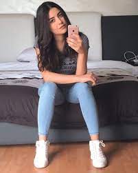 shorter hair in a veryyy long time اخيرا قصيت شعري nomakeup shorthair casualstyle beautyblogger style hair mirror selfie