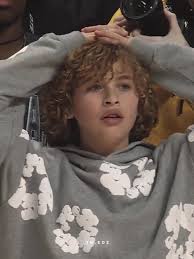 Niles Neumann Singing Youtube Video