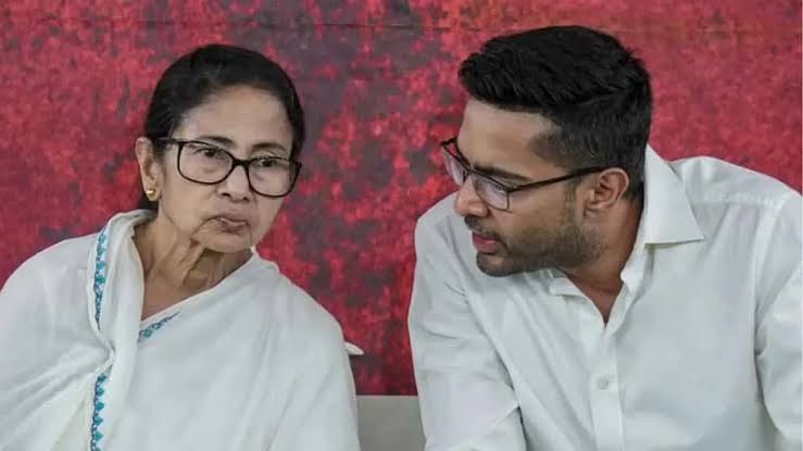 Akhilesh Yadav Meets Mamata Banerjee in Kolkata: "You Haven't Lost," Says  SP Chief After Embracing Abhishek | কালীঘাটে মমতার দুয়ারে অখিলেশ! 'আপনি  হারেননি', মমতাকে বড় বার্তা সপা নেতার!
