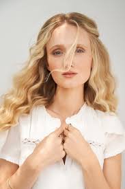 In Between Dreams (Short 2012)