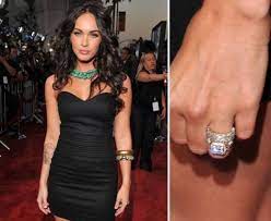 Megan fox kiss the wedding band. Stars With Giant Engagement Rings 25 Photos Schone Eheringe Brian Austin Green Eheringe