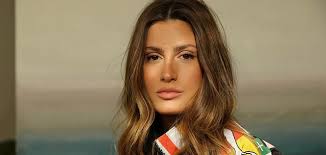 את דרכה התחילה בשנת 1950 ומטרתה הייתה להנחיל לחיילים חינוך, לשפר את היכרותם עם השפה. Jbnlwuwvv8f9nm