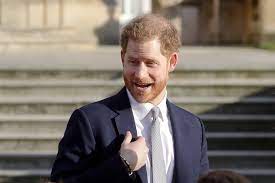 Prins harry volgde zijn schoolopleiding op het prestigieuze eton. Prins Harry Noemt The Crown Overduidelijke Fictie Show Ad Nl