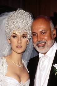 Une demande en mariage dont les deux tourtereaux se souviendront toute leur vie : Pin On Chanteuse Celine Dion