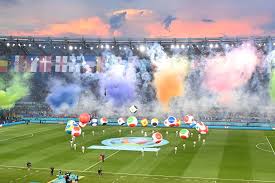 Buy 2021 andrea bocelli tickets at vivid seats® | order online today. Der Ball Rollt Fussball Em Mit Bocelli Und Bono Eroffnet