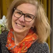 Hey!! Does anyone know how to get this type of look for the acrylic flowers  (white with the pink outline thing). Im not sure if its just a pink polish  outline or