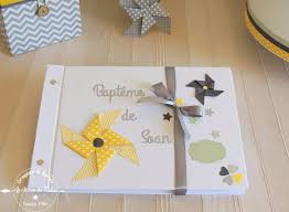 Decoration De Bapteme Sur Le Theme Des Moulins A Vent La Maison Des Delices Dragees De Mariage Et Contenants De Qualite Livre D Or Bapteme Decoration Bapteme Deco Jaune Et Gris