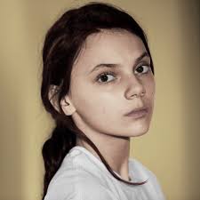 He has recorded more than 20 albums and has produced more than 40 top 10 singles on the us billboard hot country songs and country airplay charts, 32 of which have reached number one. Pin On Dafne Keen