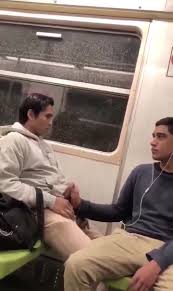 Flashing: Strangers on a train - ThisVid.com