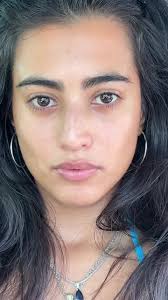 Meet Kathy: The Charming Model with the Cutest Face!