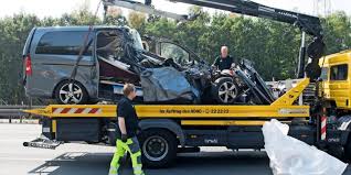 Diese kommt für ihren personenschaden als fahrer oder den eines sonstigen. Leichwagen Rast In Lkw Fahrer Tot Gt Gottinger Tageblatt