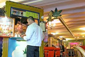 This coffee shop is opposite kings park and has nice views to look out on. Tffhkmpmqwaz4m