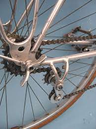 stabile fahrradbox bietet platz fur mehrere fahrrader inklusive vorrichtung fur vorhangeschloss fahrradgarage gartenbox fahrradbox