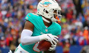 Jevon Holland calls out fan's disrespect of former Dolphins teammate