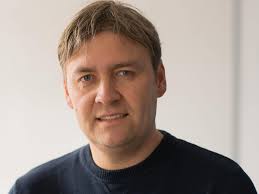 Beskjeden fra sønnens SFO gjorde Thomas stolt