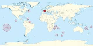 ملونة، مقسمة ومثبتة على كتان، على أوراق مقاس 72 × 82 سنتيمترًا أو أصغر. File France In The World Svg Wikimedia Commons
