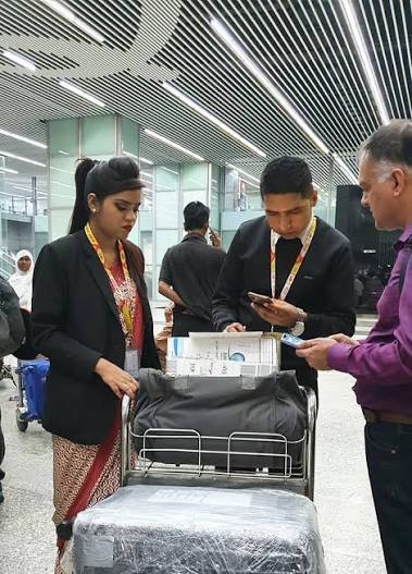 News | Chaos and frustration erupted at Netaji Subhas Chandra Bose  International Airport in Kolkata and Kempegowda International Airport in  Bengaluru yesterday after passengers aboard Air India Express flight IX  1258 (DIB-CCU-BLR)