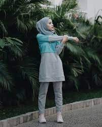 Kok dari judul saja, kesannya seperti judgement terhadap muslimah yang berpakaian syari, ya? Kamu Berjilbab Dan Suka Olahraga Nggak Usah Bingung 10 Rekomendasi Baju Senam Yang Nyaman Dan Tetap Syar I Untuk Muslimah 2019