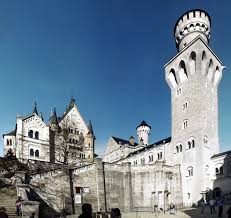 Hi, my boyfriend and i will be in munich next week, i was really excited about visiting the neuschwanstein castle (well, mostly just the outside and surrounding … Ad Classics Neuschwanstein Castle Eduard Riedel Archdaily
